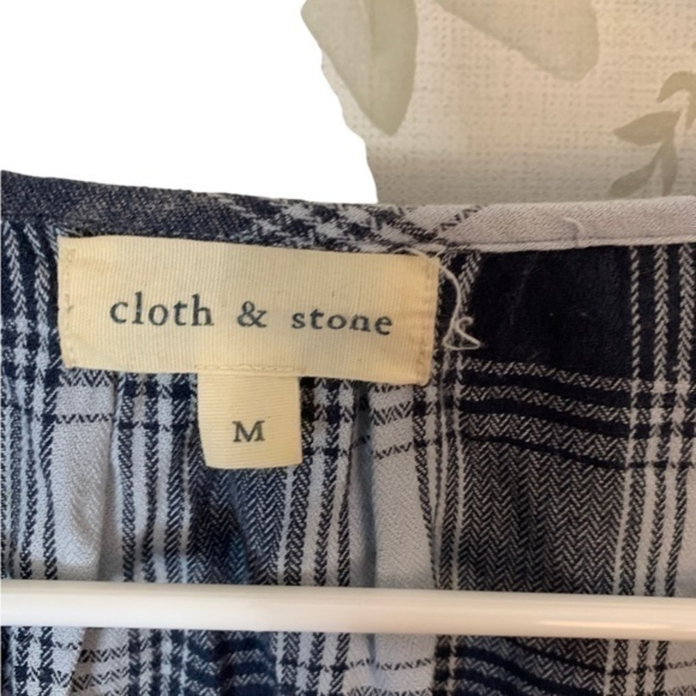Anthropologie Cloth And Stone V Neck Flannel Tie Blouse Size Medium - Picture 3 of 6